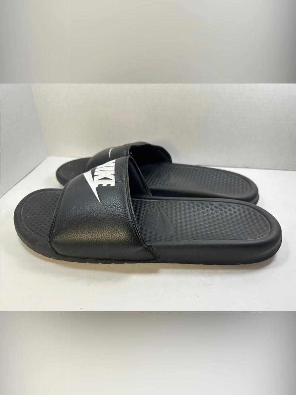 Nike Men’s Black Slides Sandals  Flip Flops Size 13